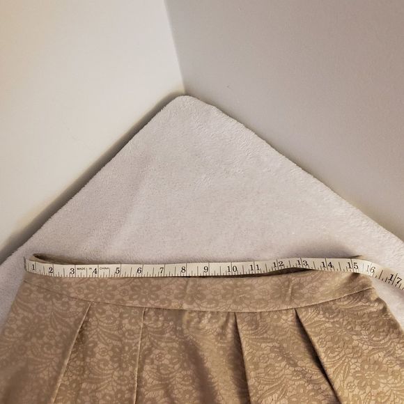 Stile Benetton textured tan skirt - Picture 5 of 7